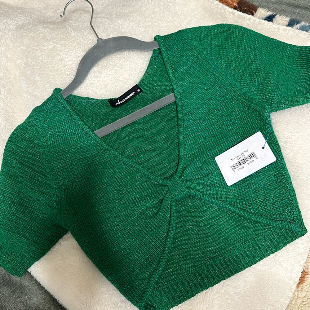 Cropped boutique top
